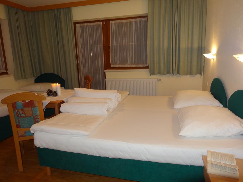 Walchenhof Hotel Mayrhofen Room photo
