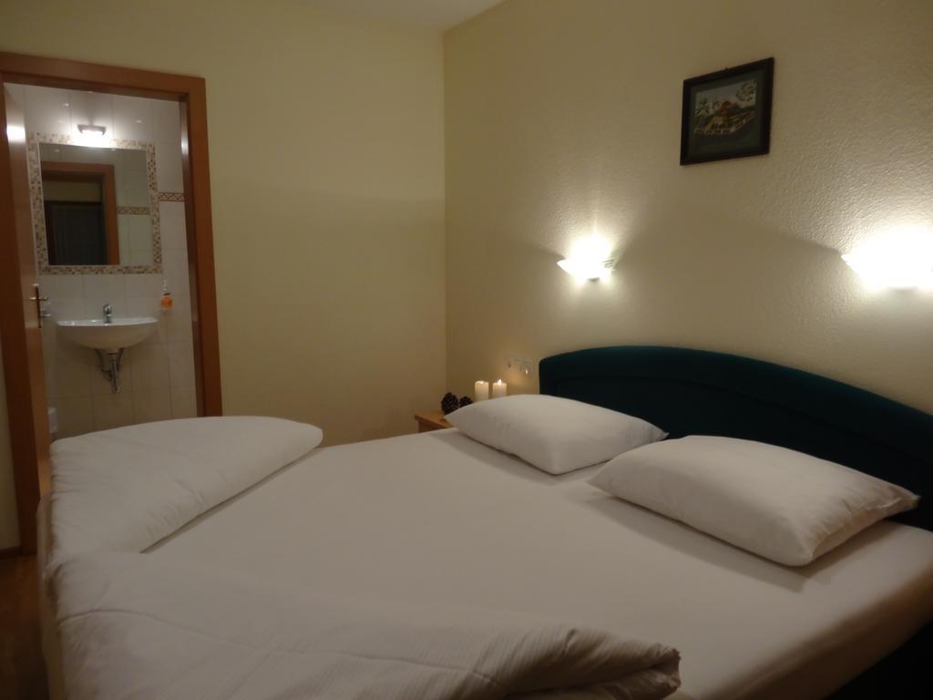 Walchenhof Hotel Mayrhofen Room photo